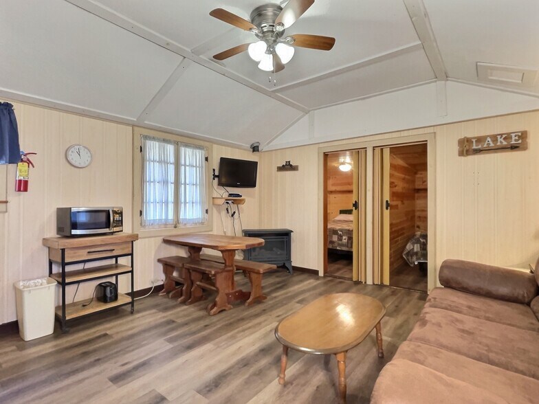 More Photos Of 8475 Hillcrest Ln, Saint Germain Hotel For Sale