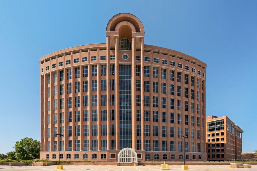 More Photos Of 8000 Towers Crescent Dr, Vienna Office For Lease