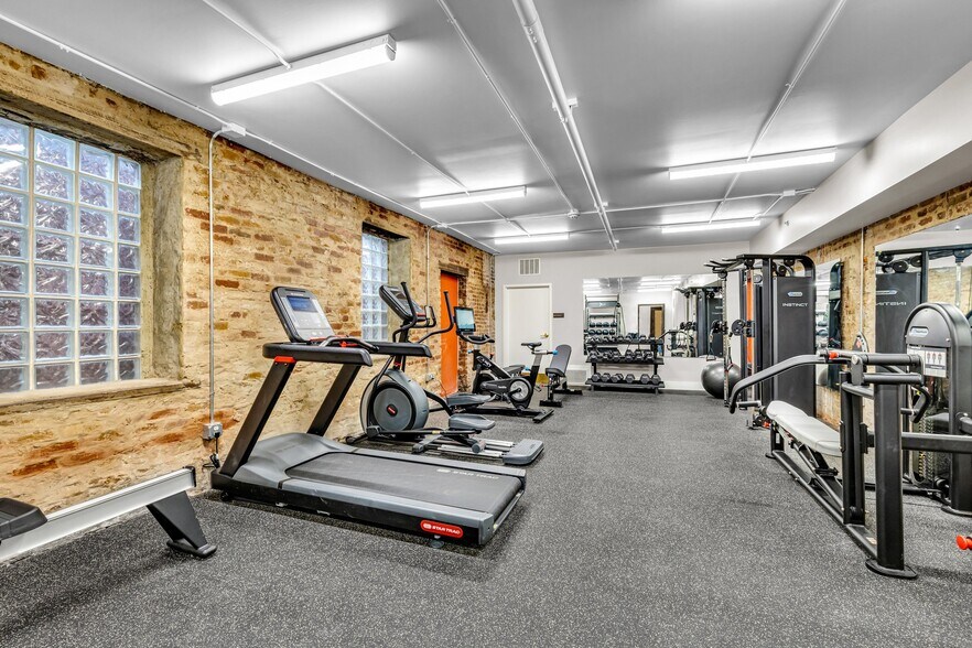 More Photos Of 707 Georgia Ave, Chattanooga Flex For Sale