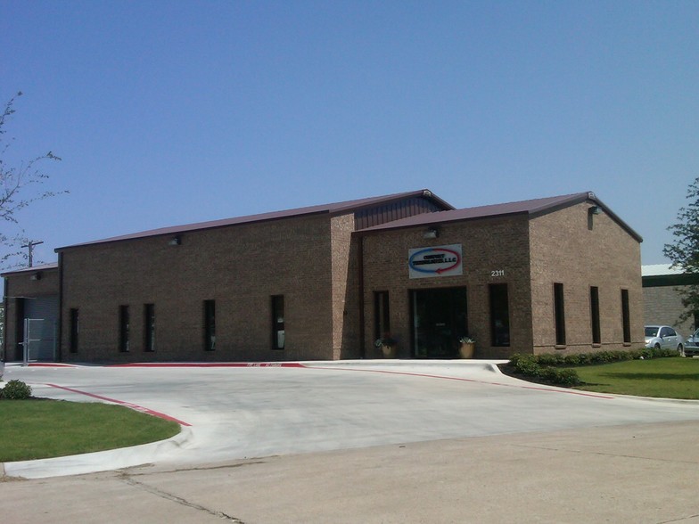 Primary Photo Of 2311 Michigan Ct, Arlington Warehouse For Lease