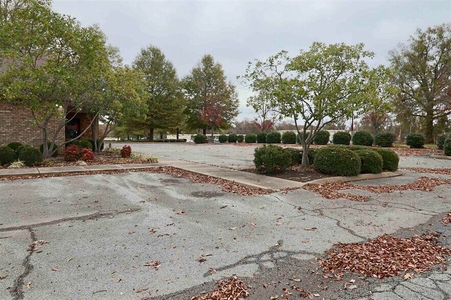 More Photos Of 1203 E College St, Brownsville Medical For Sale