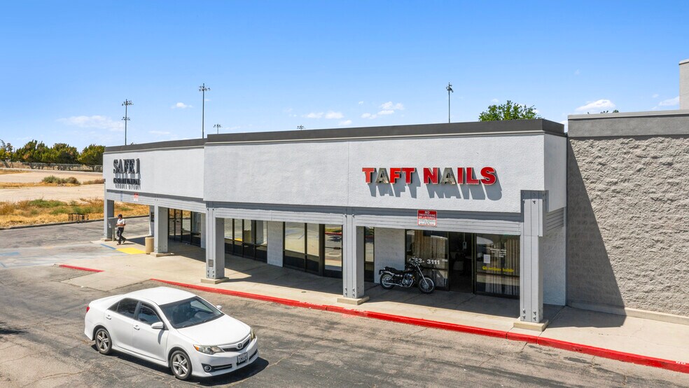 More Photos Of 1012-1040 Kern St, Taft Storefront For Sale