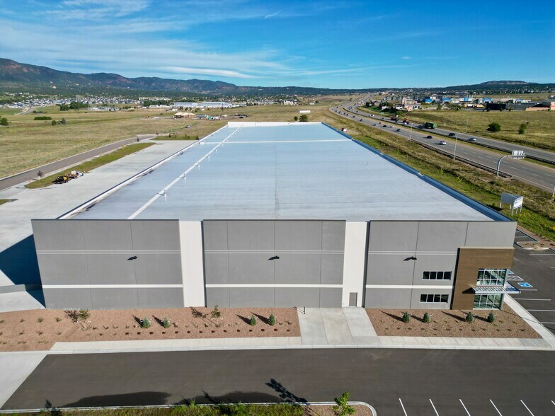 More Photos Of 15707 Terrazzo dr, Colorado Springs Showroom For Lease