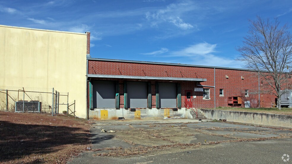 More Photos Of 648 Wilson St, Chester Warehouse For Lease