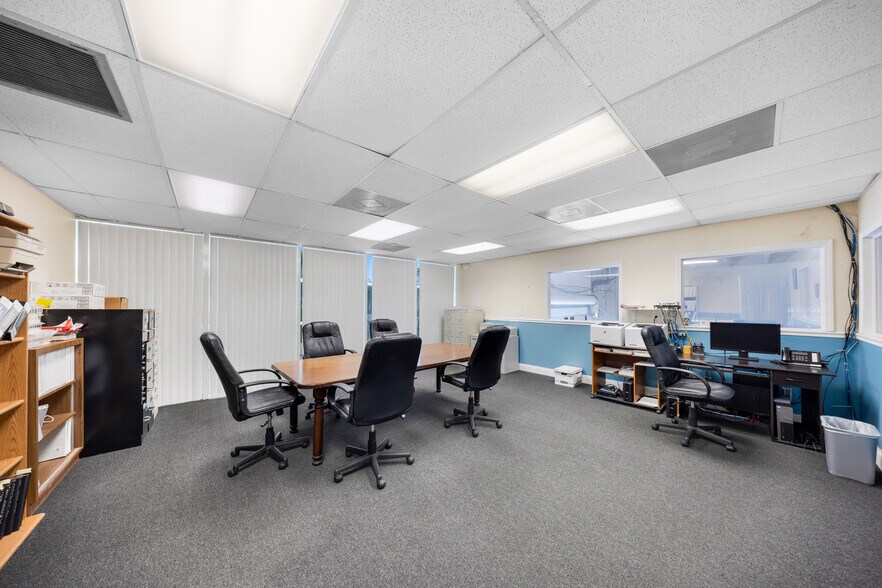 More Photos Of 8127 NW 29th St, Miami Warehouse For Sale