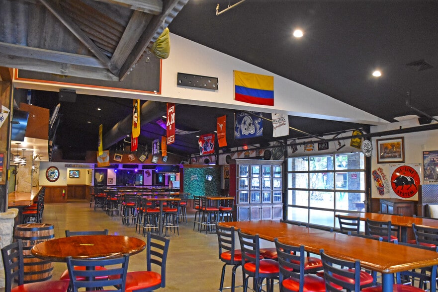 More Photos Of 13101 Kuykendahl Rd, Houston Restaurant For Sale