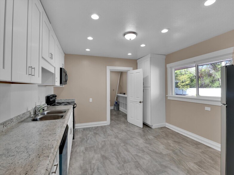 More Photos Of 485 S 100 E, Bountiful Office Residential For Sale