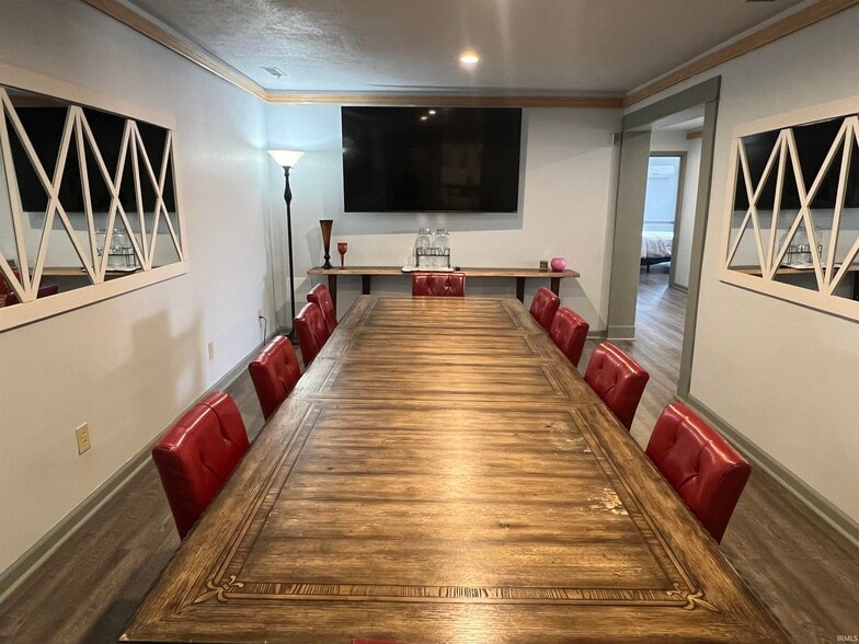 More Photos Of 128 W Walnut St, Kokomo Flex For Sale