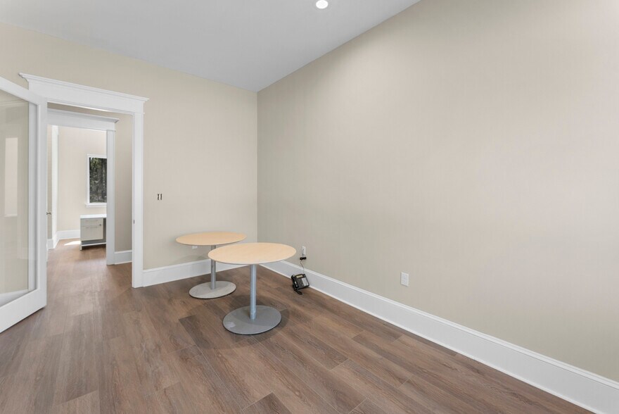More Photos Of 710 Mall Blvd, Savannah Bank For Sale