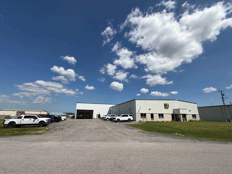 More Photos Of 1190 Erie Ct, Crown Point Manufacturing For Sale