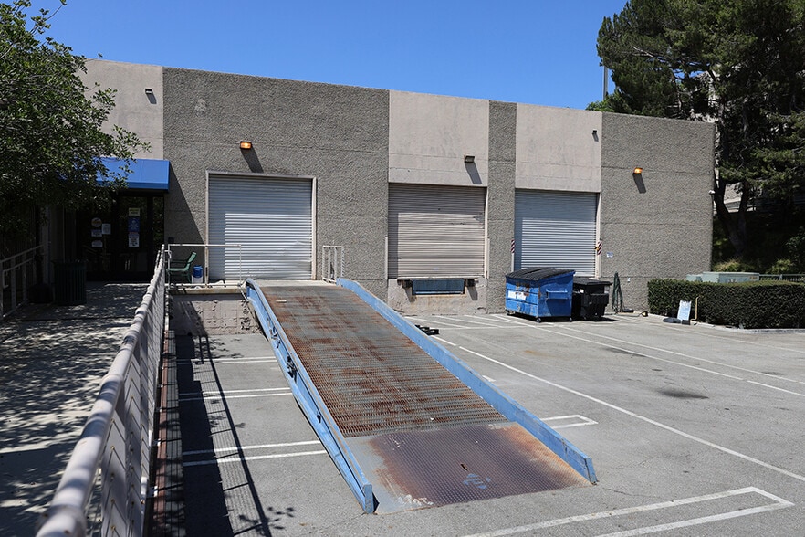 More Photos Of 4520 Electronics Pl, Los Angeles Warehouse For Lease