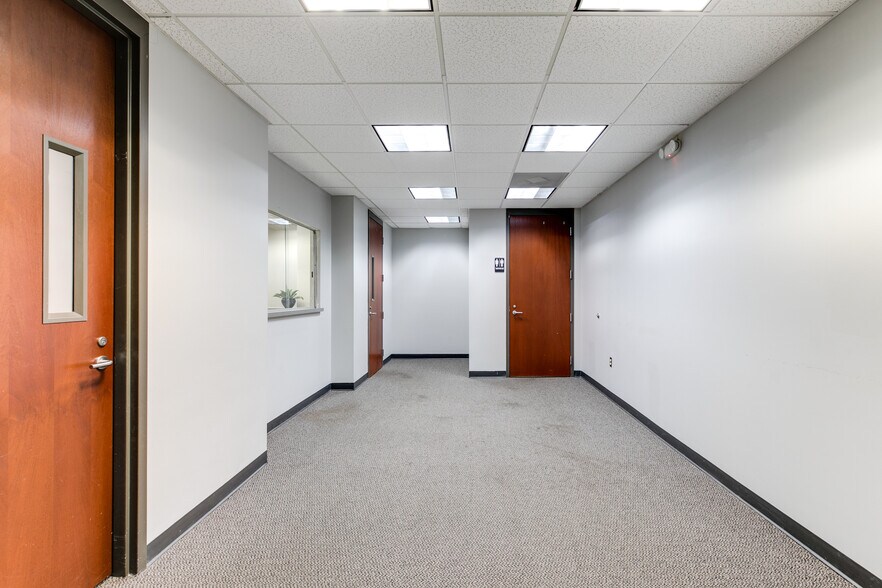 More Photos Of 8917 Fargo Rd, Richmond Office For Lease