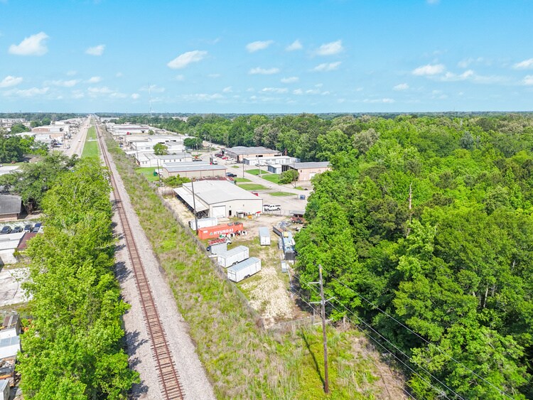 More Photos Of 11950 Richcroft Ave, Baton Rouge Warehouse For Sale
