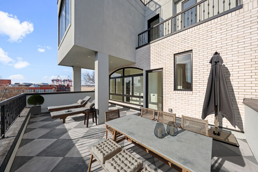 More Photos Of 41 Summit St, Brooklyn Apartments For Sale