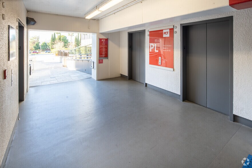 More Photos Of 222 N Pacific Coast Hwy, El Segundo Office For Lease