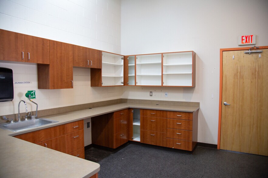 More Photos Of 5 Camino Karsten, Algodones General Retail For Lease