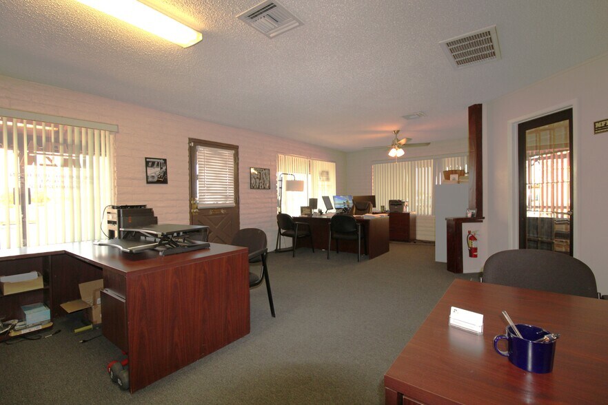 More Photos Of 1000 W Apache Trl, Apache Junction Freestanding For Sale