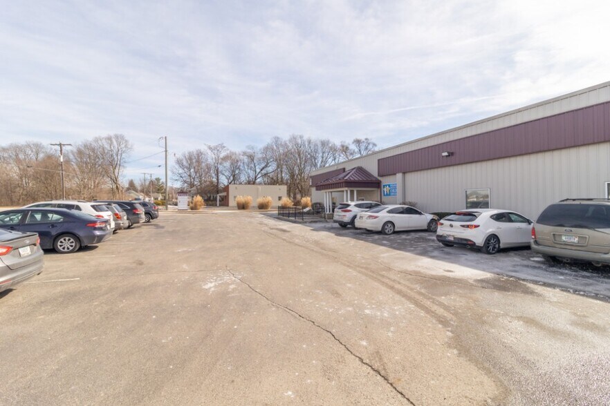 More Photos Of 503-527 New York Ave, New Castle Light Distribution For Lease