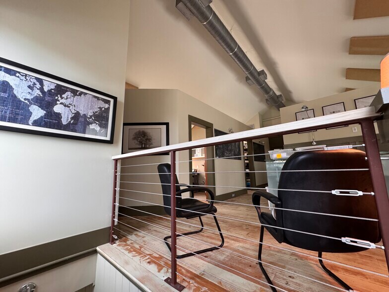 More Photos Of 14 Palmetto Way, Bluffton Office For Sale