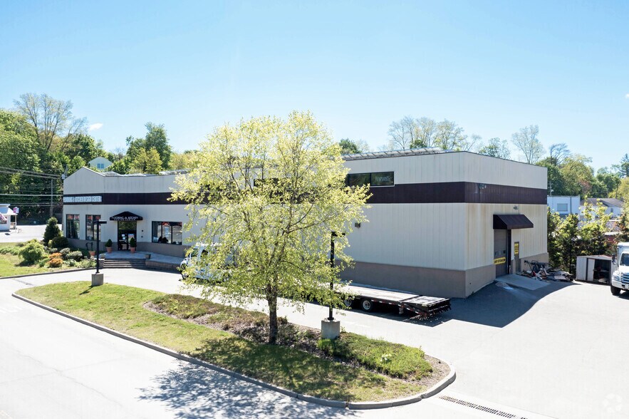 More Photos Of 267 Saw Mill River Rd, Elmsford Freestanding For Sale