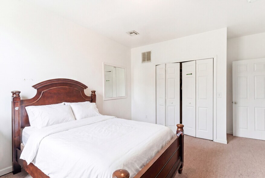 More Photos Of 99 Pulaski St, Newark Apartments For Sale