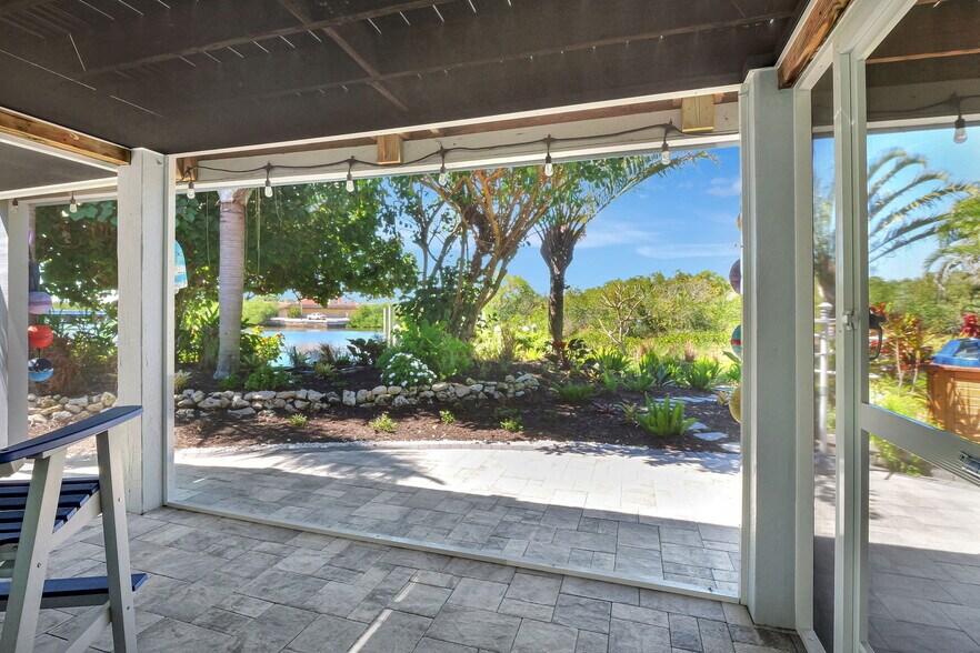 More Photos Of 193 Cocohatchee St, Naples Specialty For Sale