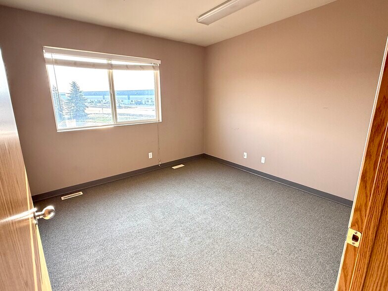 More Photos Of 8 Van Der Horn Way, Red Deer County Industrial For Lease