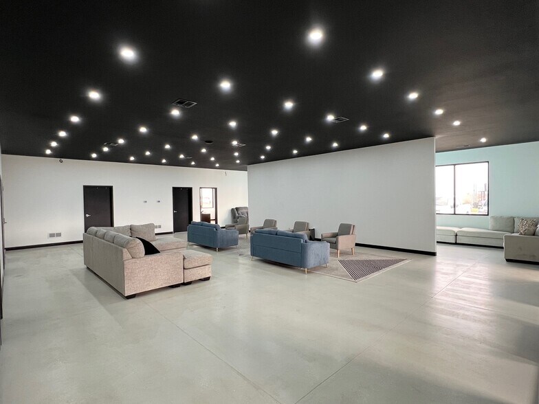 More Photos Of 22800 Highway H, Sedalia Manufacturing For Sale