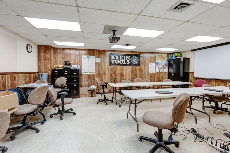 More Photos Of 2524 Dickerson Pike, Nashville Light Manufacturing For Sale