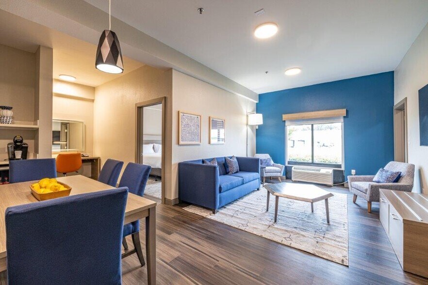 More Photos Of 5696 I 49 N Service Rd, Opelousas Hotel For Sale