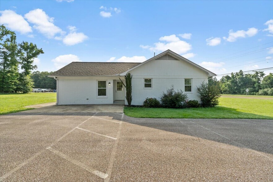 More Photos Of 2855 Us-64 Hwy, Eads Office For Sale