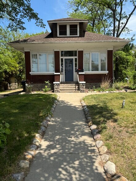Primary Photo Of 27 S Whittaker St, New Buffalo Storefront Retail Residential For Lease