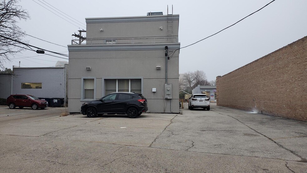 More Photos Of 7880 N. Lincoln Ave, Skokie Medical For Sale