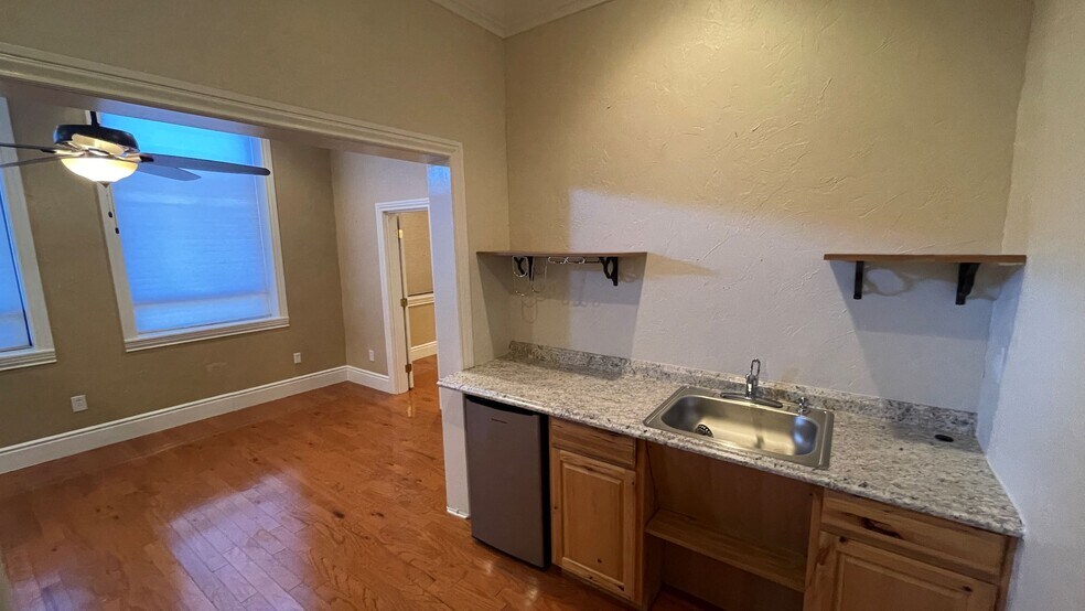 More Photos Of 415 N Muskogee Ave, Tahlequah Storefront Retail Residential For Sale