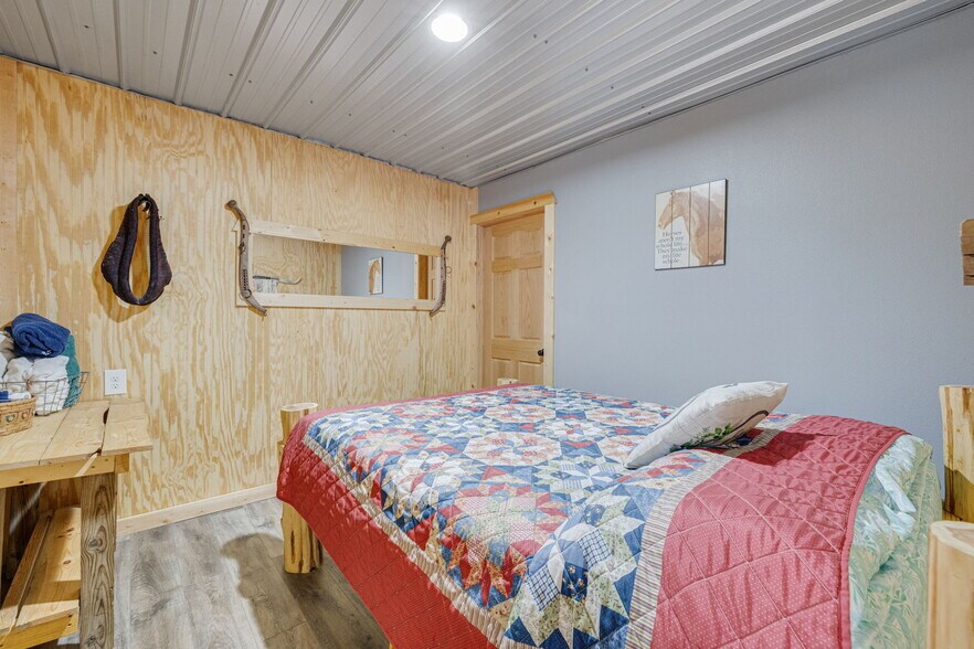 More Photos Of 714 N Saint Mary St, Pilot Knob Freestanding For Sale