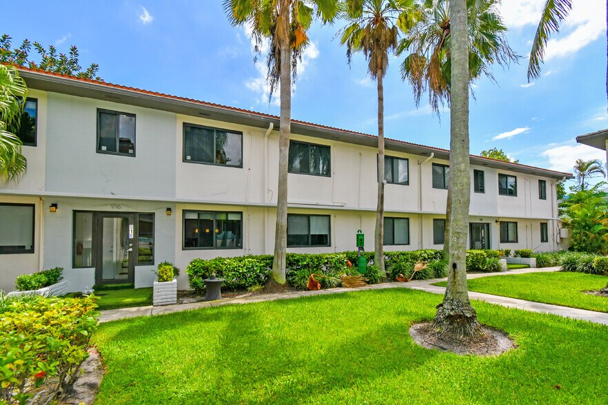More Photos Of 912-918 NE 15th Ave, Fort Lauderdale Apartments For Sale