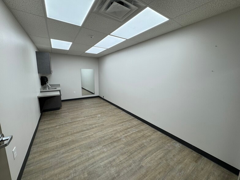 More Photos Of 105 Newsom St, Durham Medical For Lease