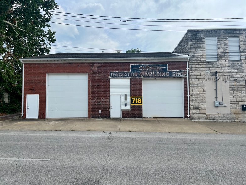 Primary Photo Of 718 York St, Quincy Warehouse For Lease