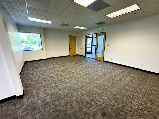 More Photos Of 3775 Brickway Blvd, Santa Rosa Medical For Lease