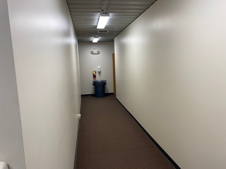 More Photos Of 6930 SR 67 Hwy, Muncie Light Distribution For Sale