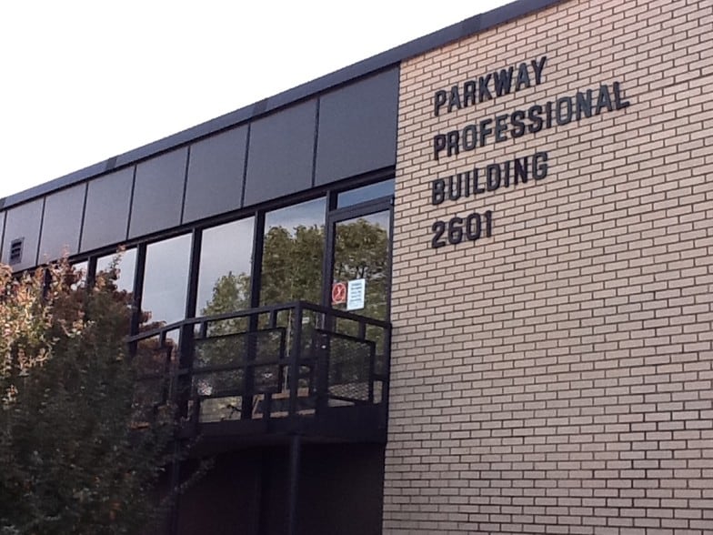 More Photos Of 2601 Oakcrest Ave, Greensboro Medical For Lease