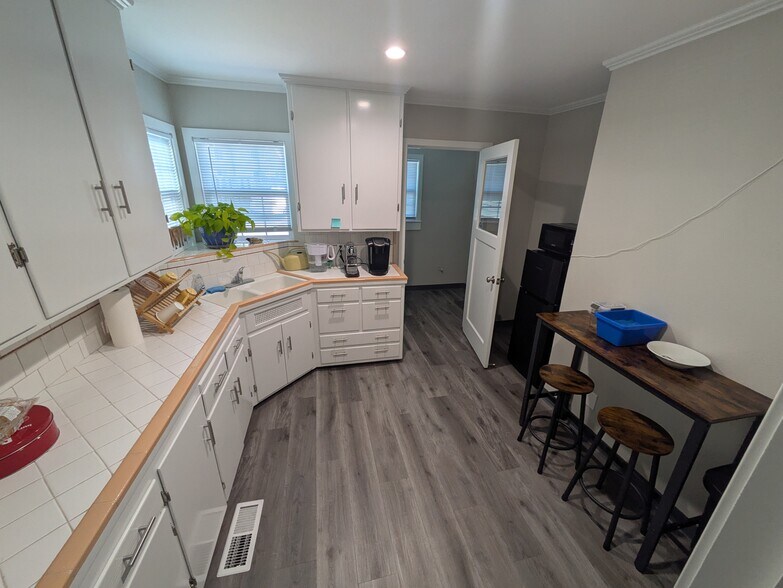 More Photos Of 1130-1132 McKendrie St, San Jose Medical For Lease