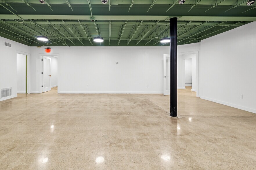More Photos Of 1625 S Boston Ave, Tulsa Office For Sale