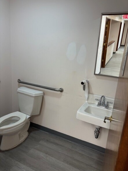 More Photos Of 2130 Highway 35, Sea Girt Medical For Sale