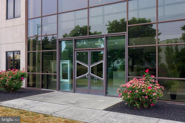 More Photos Of 206 W Kendig Rd, Willow Street Warehouse For Lease