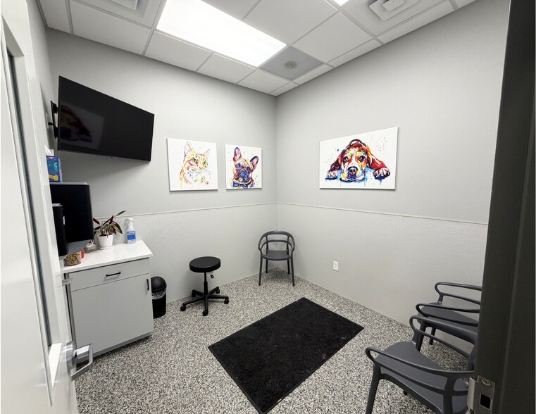 More Photos Of 19223 E Appleway Ave, Greenacres Freestanding For Lease