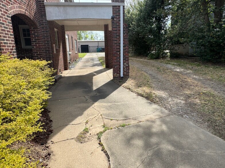 More Photos Of 436 S Fannin Ave, Tyler Office Residential For Sale