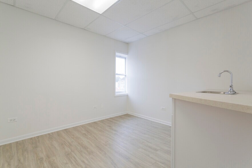 More Photos Of 1835 N 19th Ave, Melrose Park Medical For Lease