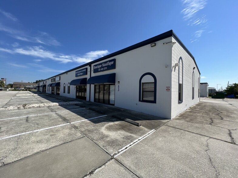 More Photos Of 12505 66th St N, Largo Warehouse For Lease