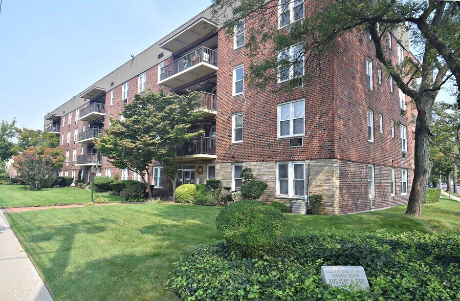 More Photos Of 50 Hempstead Ave, Lynbrook Medical For Sale